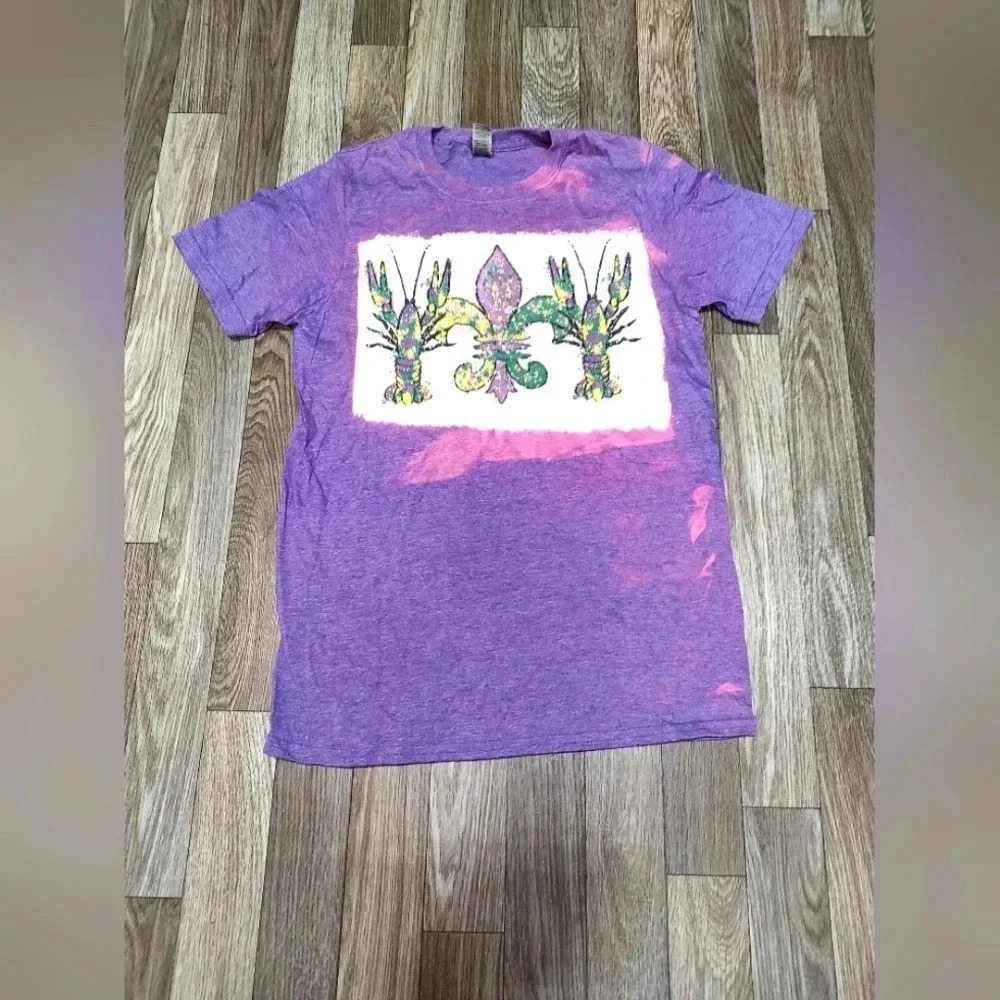 Ladies small Mardi Gras bleached tee